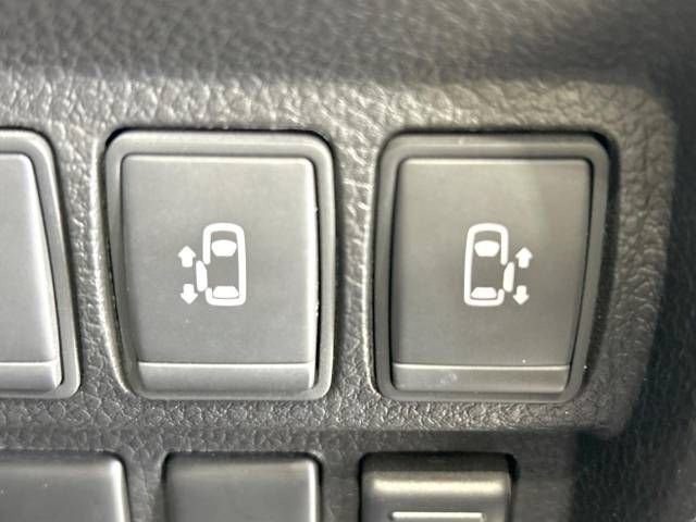 Nissan ELGRAND 2019-01 194802-4