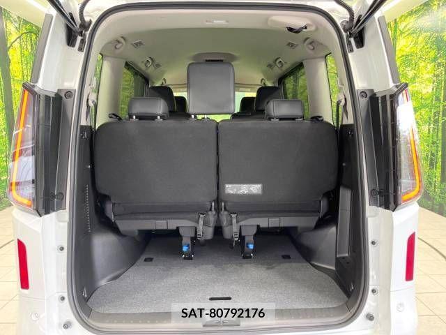 Nissan SERENA 2023-03 230475-12