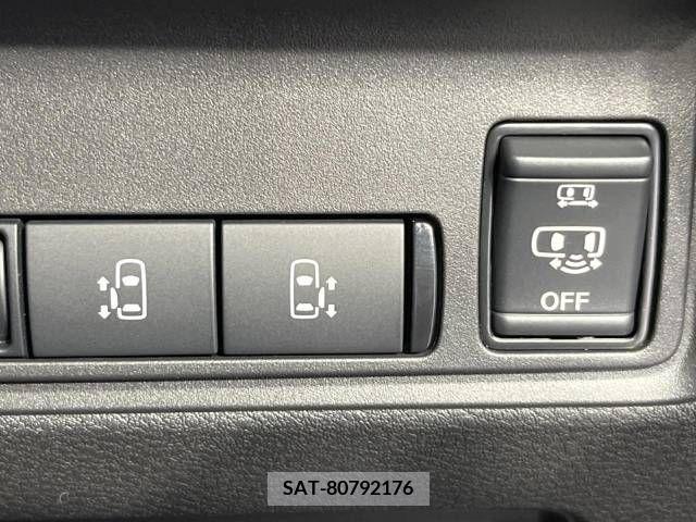Nissan SERENA 2023-03 230475-6