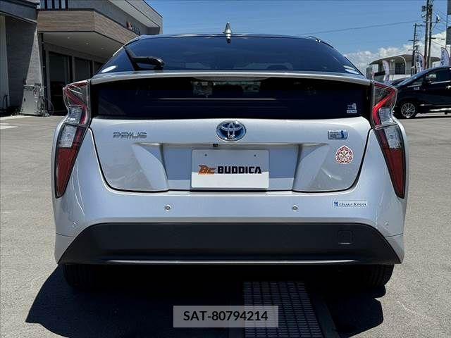 Toyota PRIUS 2016-03 329845-13
