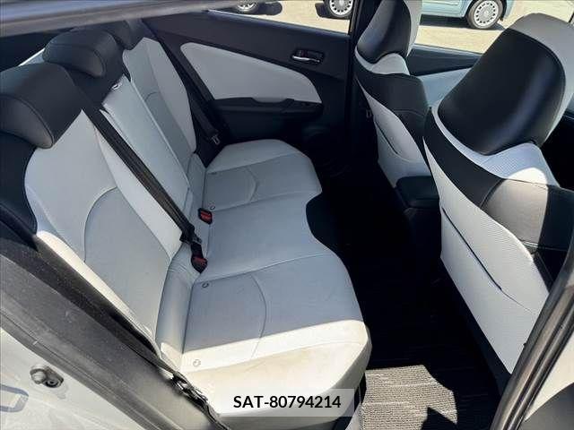Toyota PRIUS 2016-03 329845-17