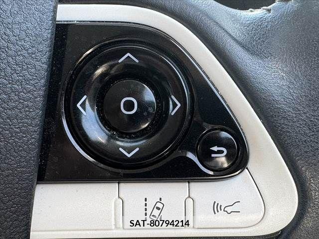 Toyota PRIUS 2016-03 329845-24