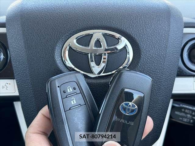Toyota PRIUS 2016-03 329845-22