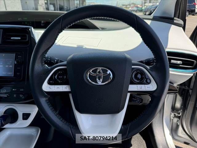 Toyota PRIUS 2016-03 329845-21