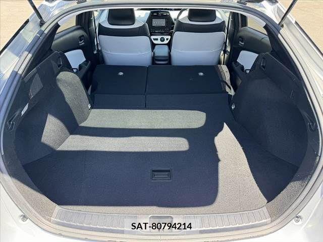 Toyota PRIUS 2016-03 329845-20