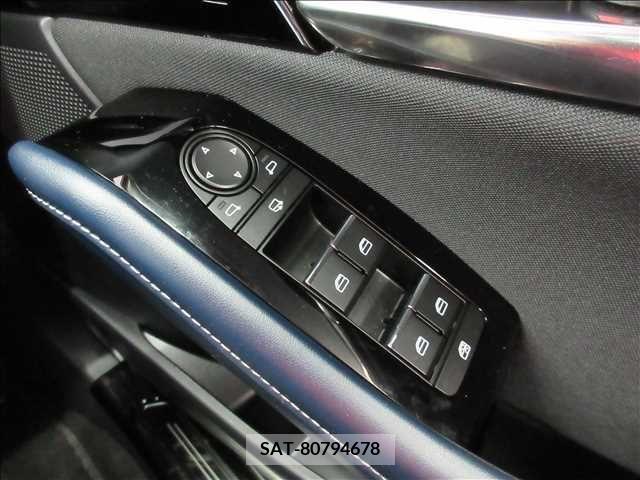 Mazda CX-30 2023-03 354930-9