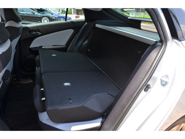 Toyota PRIUS 2018-12 4249-16
