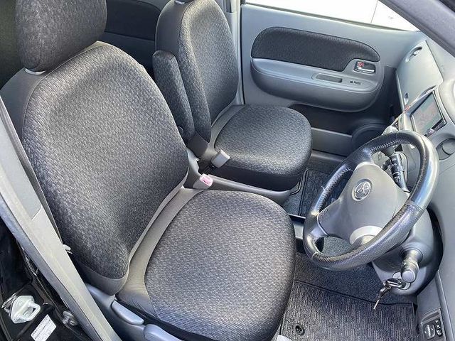 Toyota SIENTA 2012-05 192703-11