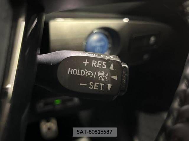Toyota PRIUS 2021-08 322479-1