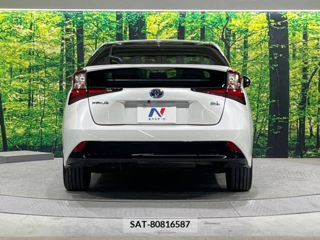 Toyota PRIUS 2021-08 322479-11