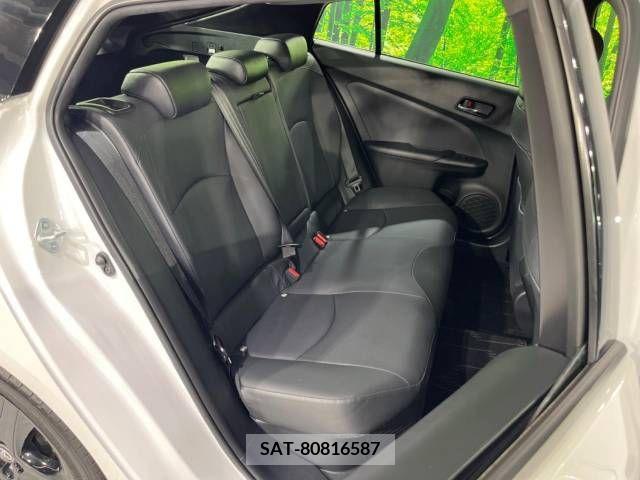 Toyota PRIUS 2021-08 322479-5