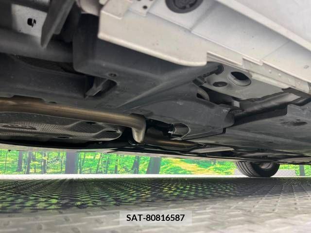 Toyota PRIUS 2021-08 322479-15