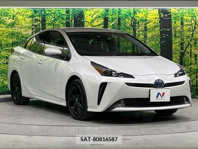 Toyota PRIUS 2021-08 322479-12