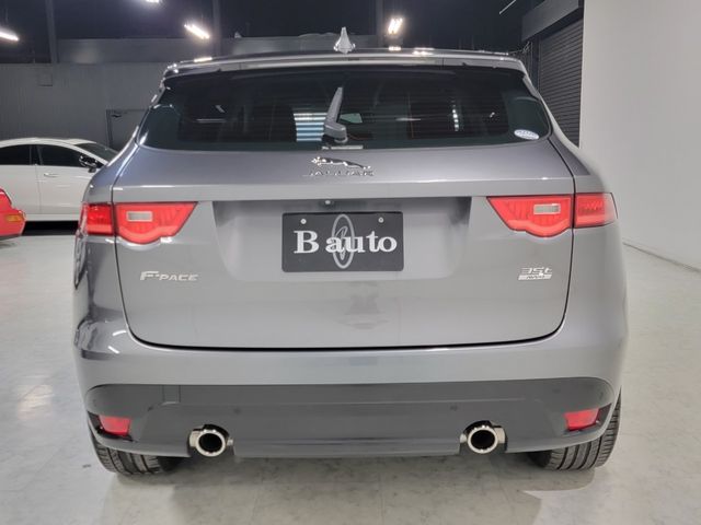Jaguar F-PACE 2018-04 1797-7