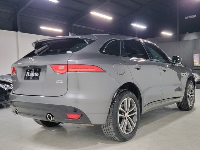 Jaguar F-PACE 2018-04 1797-8