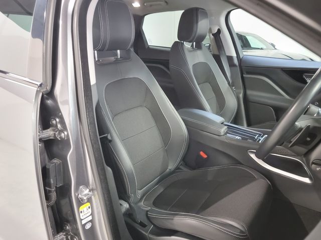 Jaguar F-PACE 2018-04 1797-18
