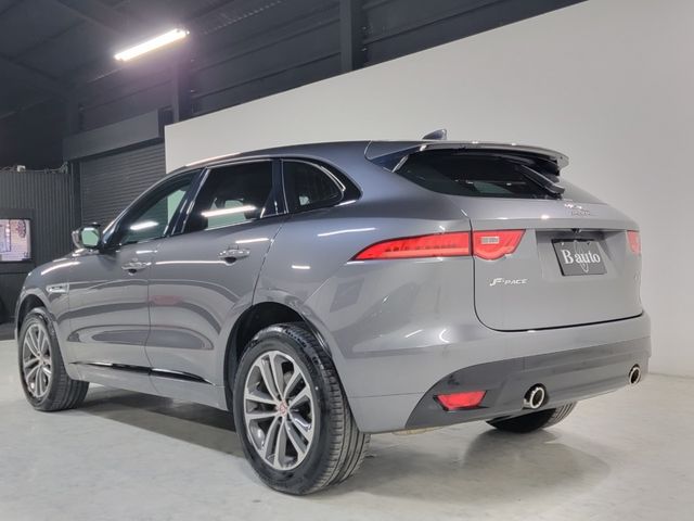 Jaguar F-PACE 2018-04 1797-6