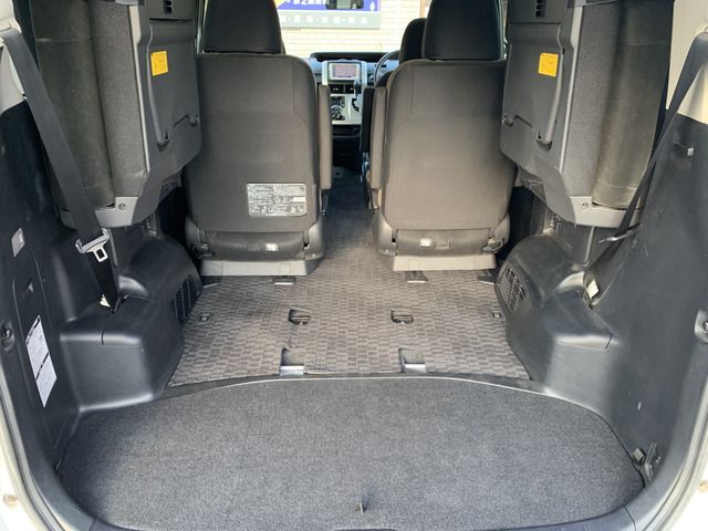 Toyota NOAH 2012-06 193535-9