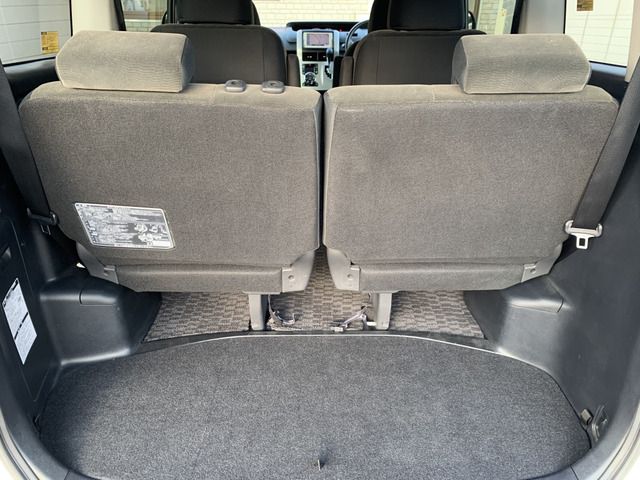 Toyota NOAH 2012-06 193535-8