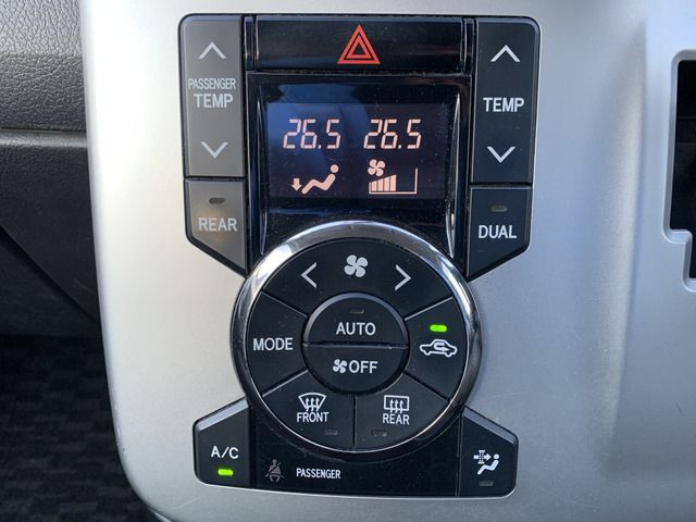 Toyota NOAH 2012-06 193535-18
