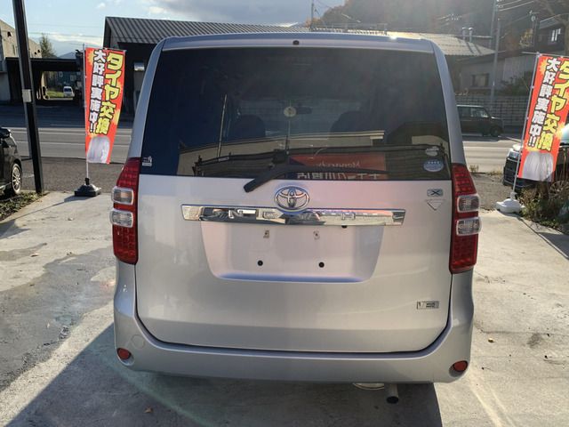 Toyota NOAH 2012-06 193535-6