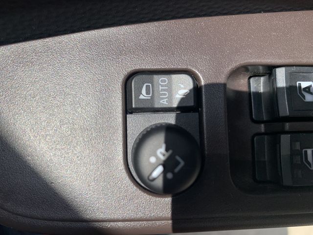 Toyota TANK 2018-04 5632-18