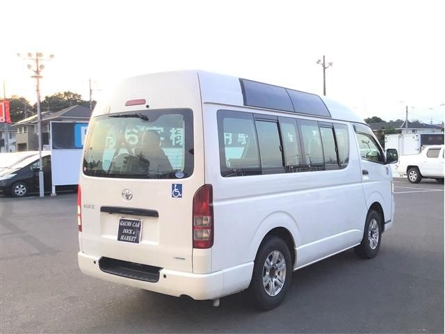 Toyota HIACE VAN 2010-05 8494-4