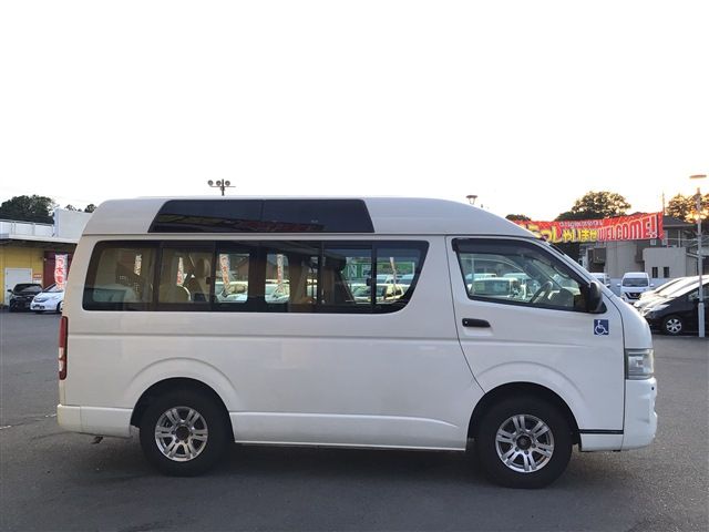 Toyota HIACE VAN 2010-05 8494-3