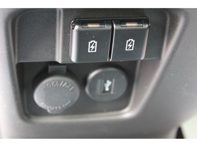 Suzuki SPACIA 2023-02 3621-17