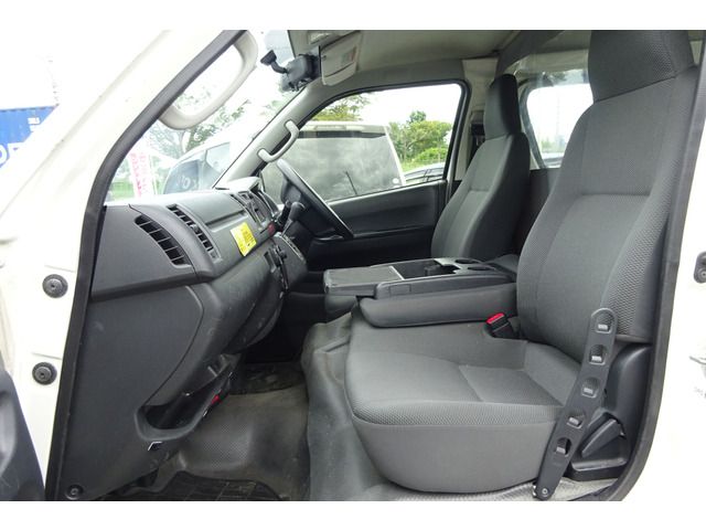 Toyota REGIUSACE VAN 2015-09 17054-12