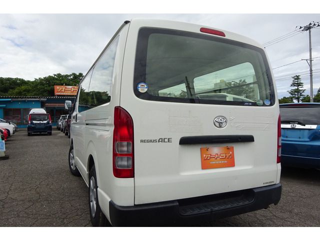 Toyota REGIUSACE VAN 2015-09 17054-9