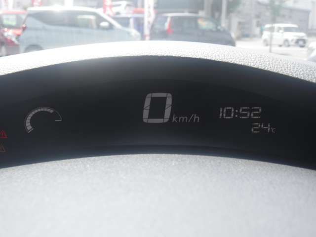 Nissan LEAF 2016-05 7860-3