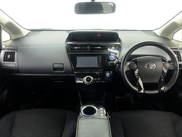 Toyota PRIUS ALPHA 2016-10 15477-1