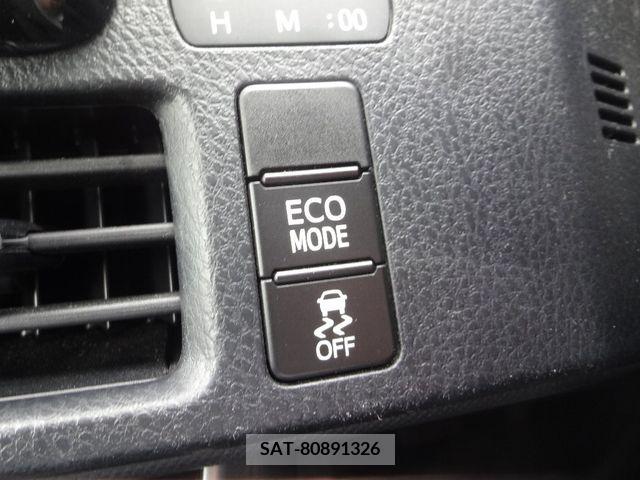 Toyota VOXY 2019-06 321638-16