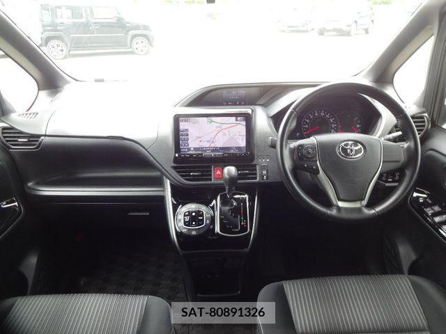 Toyota VOXY 2019-06 321638-2
