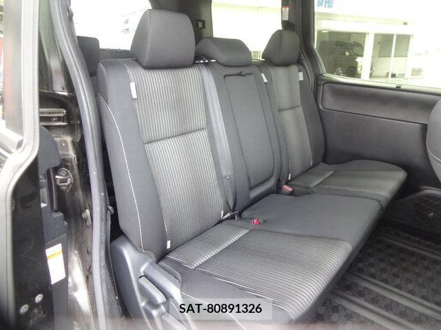 Toyota VOXY 2019-06 321638-9