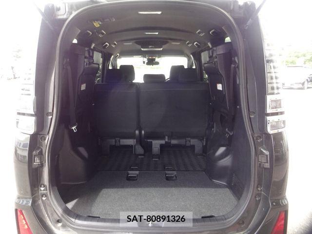 Toyota VOXY 2019-06 321638-5
