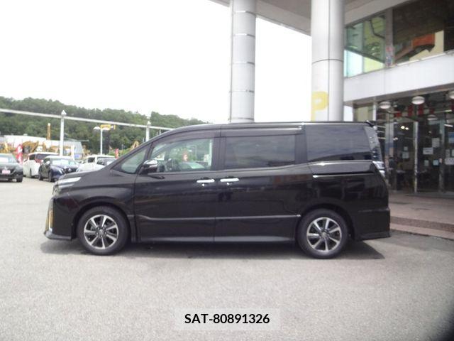 Toyota VOXY 2019-06 321638-3