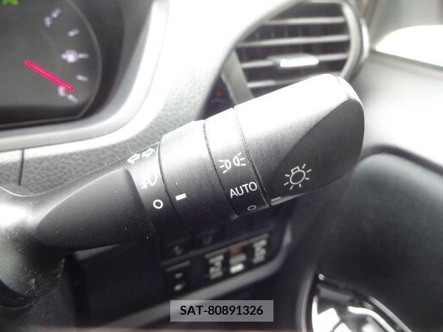 Toyota VOXY 2019-06 321638-18