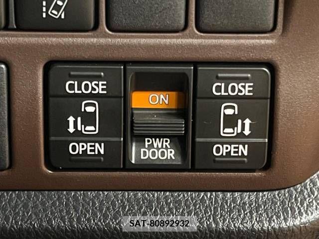 Toyota ESQUIRE 2018-08 268532-4