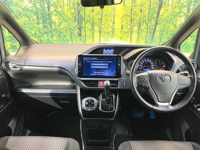 Toyota VOXY 2019-07 16545-1