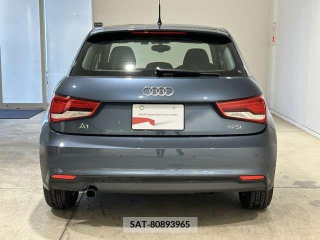 Audi A1 2015-09 242091-3