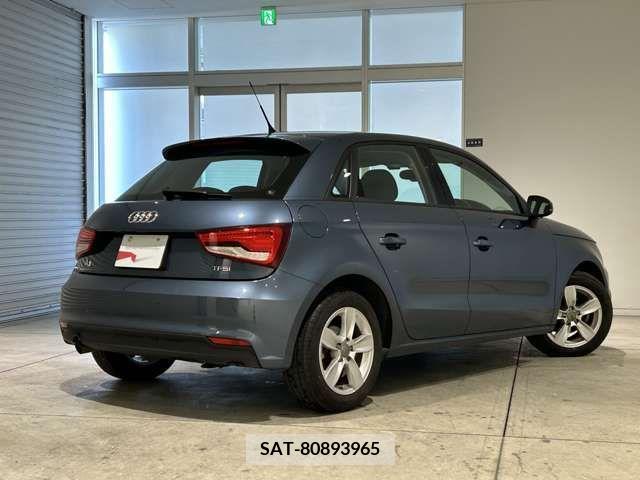 Audi A1 2015-09 242091-1
