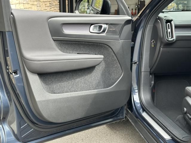 Volvo XC40 2022-05 23779-21