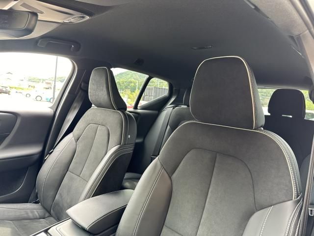 Volvo XC40 2022-05 23779-24