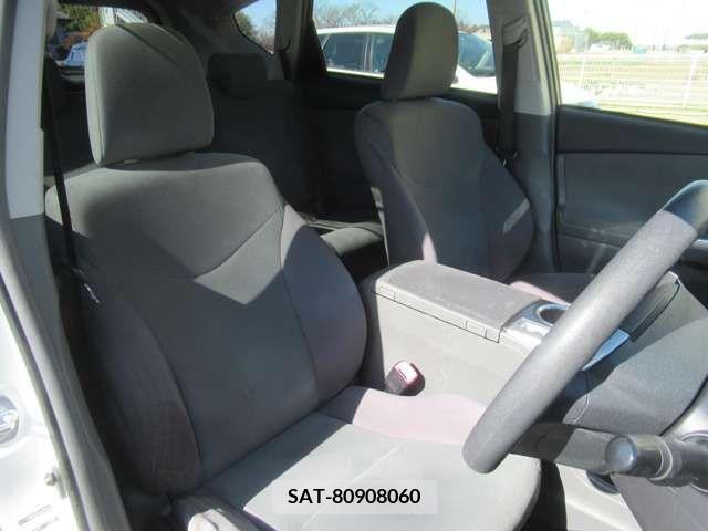 Toyota PRIUS ALPHA 2012-04 208991-12