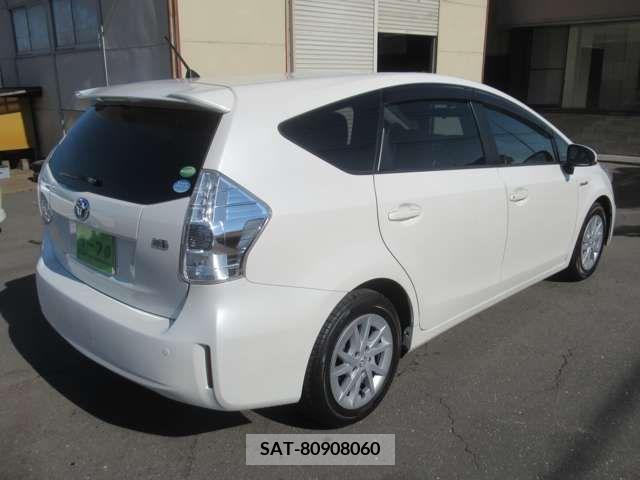Toyota PRIUS ALPHA 2012-04 208991-5