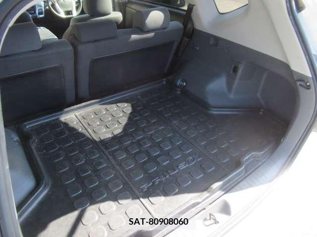 Toyota PRIUS ALPHA 2012-04 208991-18