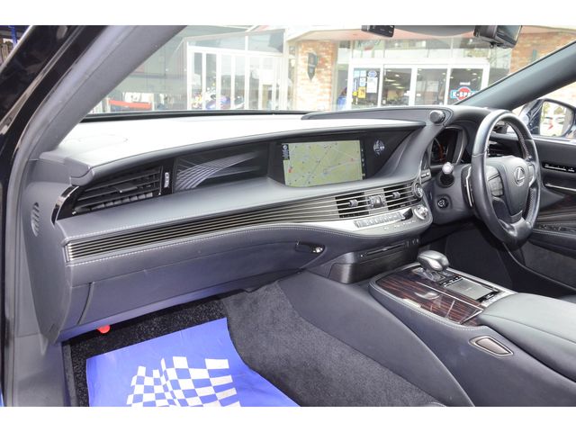 Lexus LS 2018-09 523-13