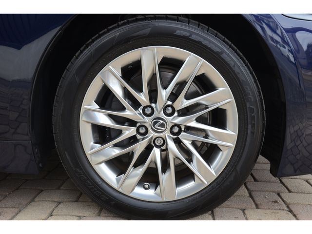 Lexus LS 2018-09 523-23